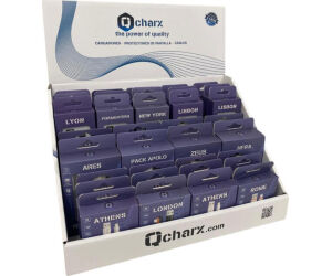 Expositor cables y cargadores qcharx 35 referencias color blanco