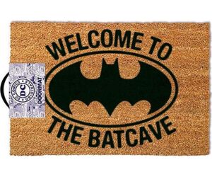 Felpudo pyramid batman welcome to the batcave