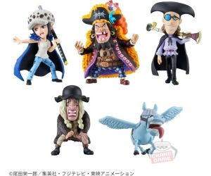One piece world collectable figure - trafalgar.law vs blackbeard pirates - 1 unidad aleatoria