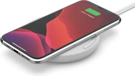 Belkin WIA001BTWH cargador de dispositivo móvil Teléfono Blanco Corriente alterna Cargador inalámbrico Carga rápida Auto