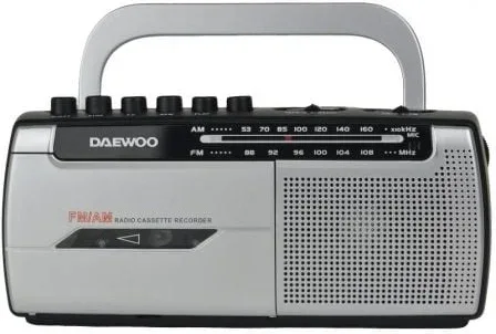 Radio Cassete Daewoo DW1107/ con Cable/ a Pilas/ Negra y Plateada